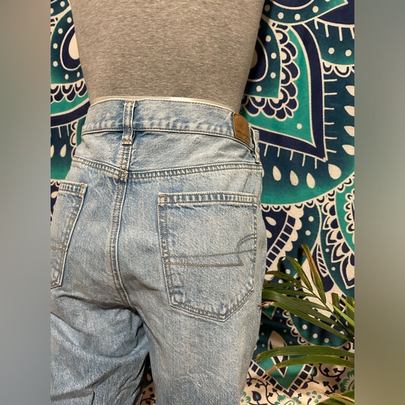 AE Mom Jean - Picture 2 of 7
